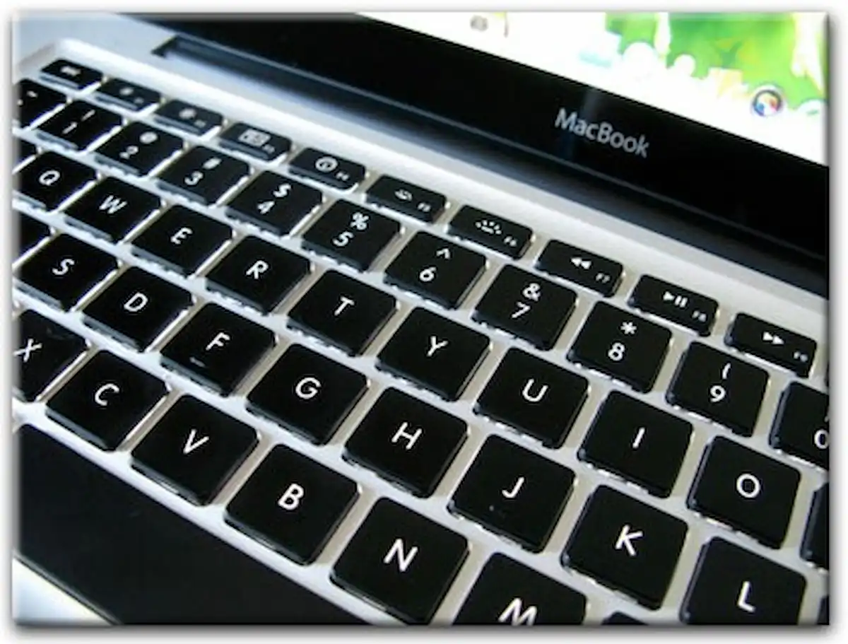 Замена клавиатуры Apple MacBook в Михайловске