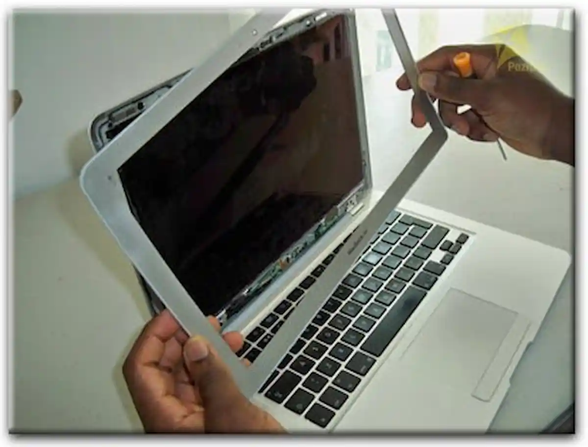 Замена экрана Apple MacBook в Михайловске